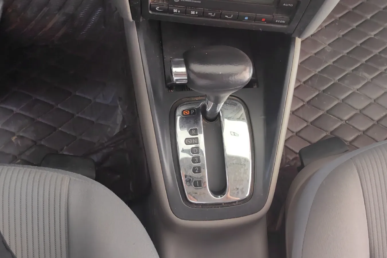 2006 Volkswagen Bora Classic 1.6L 100HP L4 4AT,autocango,china used car exporter,china ev exporter,chinese used car exporter,chinese used ev exporter