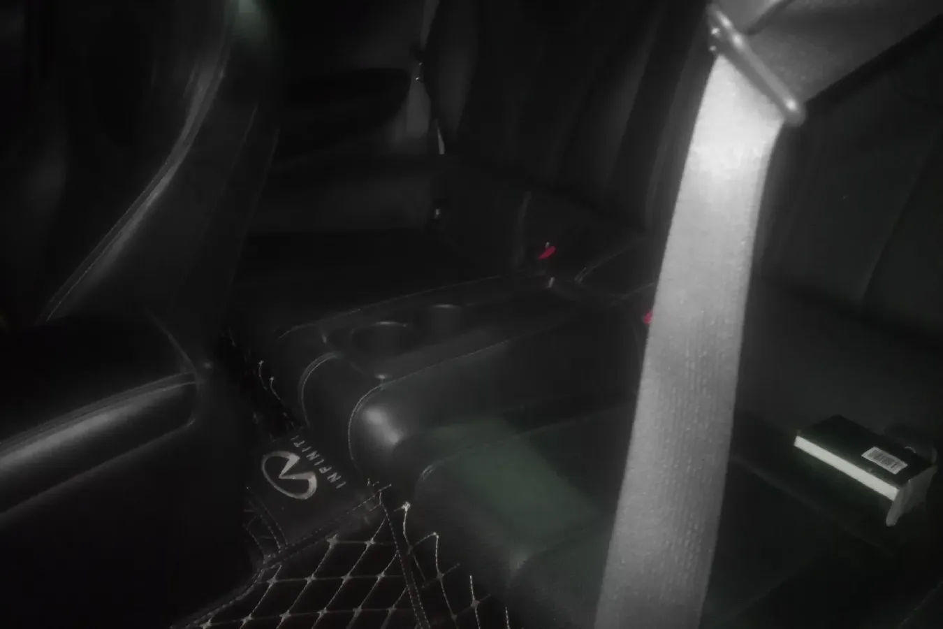 2017 Infiniti Q60 2.0T 211HP L4 7AT,autocango,china used car exporter,china ev exporter,chinese used car exporter,chinese used ev exporter