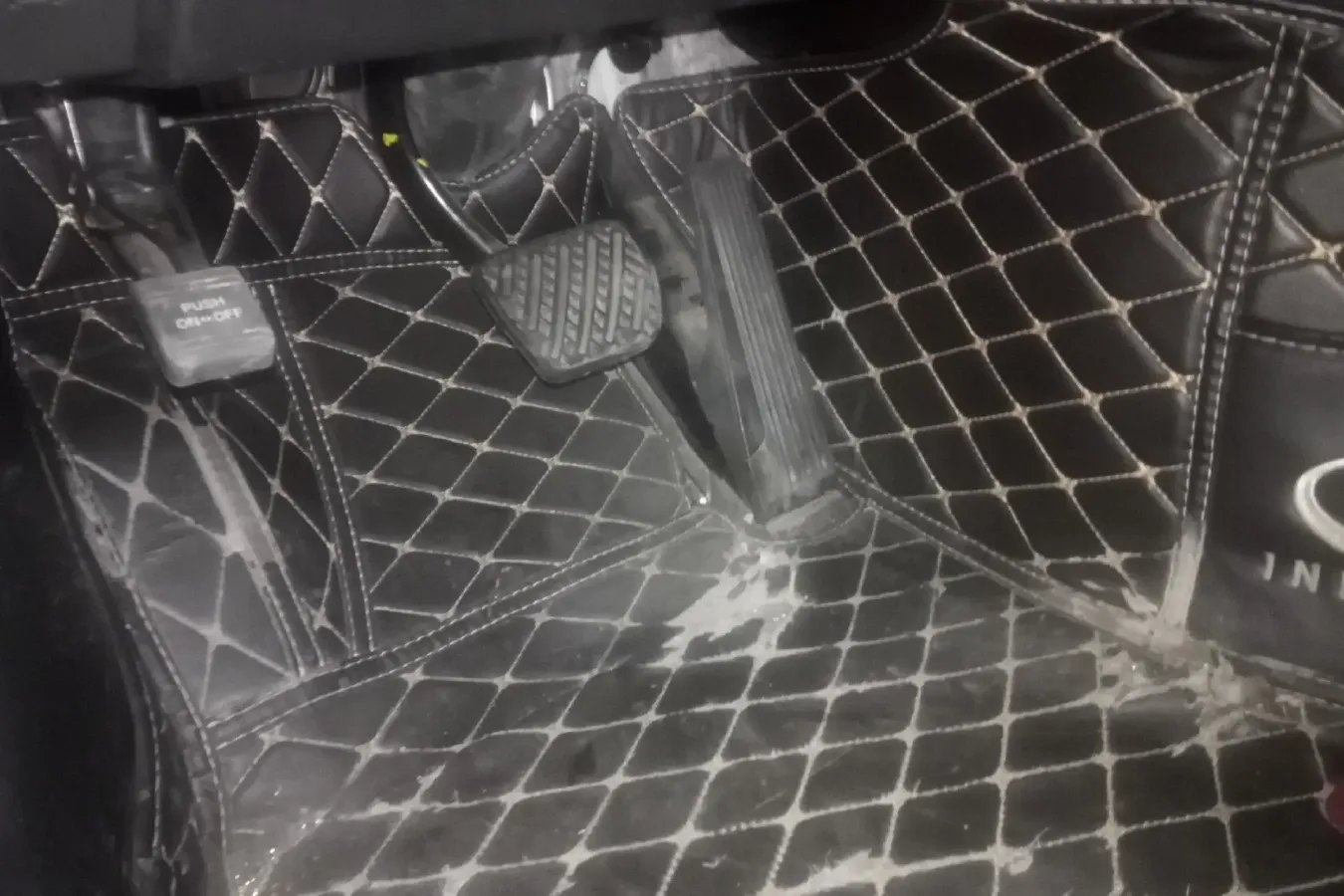 2017 Infiniti Q60 2.0T 211HP L4 7AT,autocango,china used car exporter,china ev exporter,chinese used car exporter,chinese used ev exporter