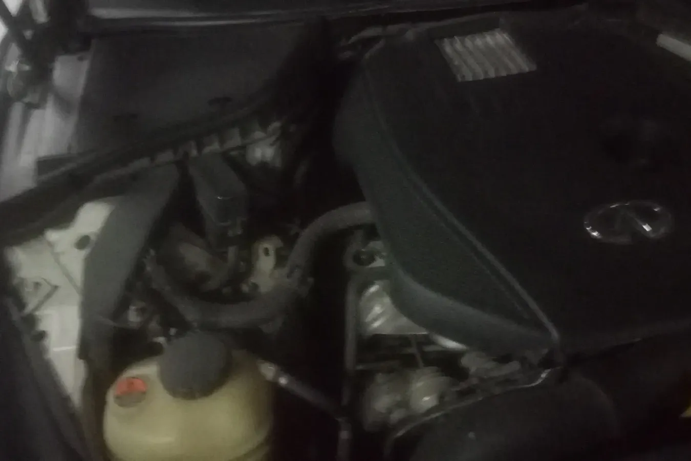 2017 Infiniti Q60 2.0T 211HP L4 7AT,autocango,china used car exporter,china ev exporter,chinese used car exporter,chinese used ev exporter