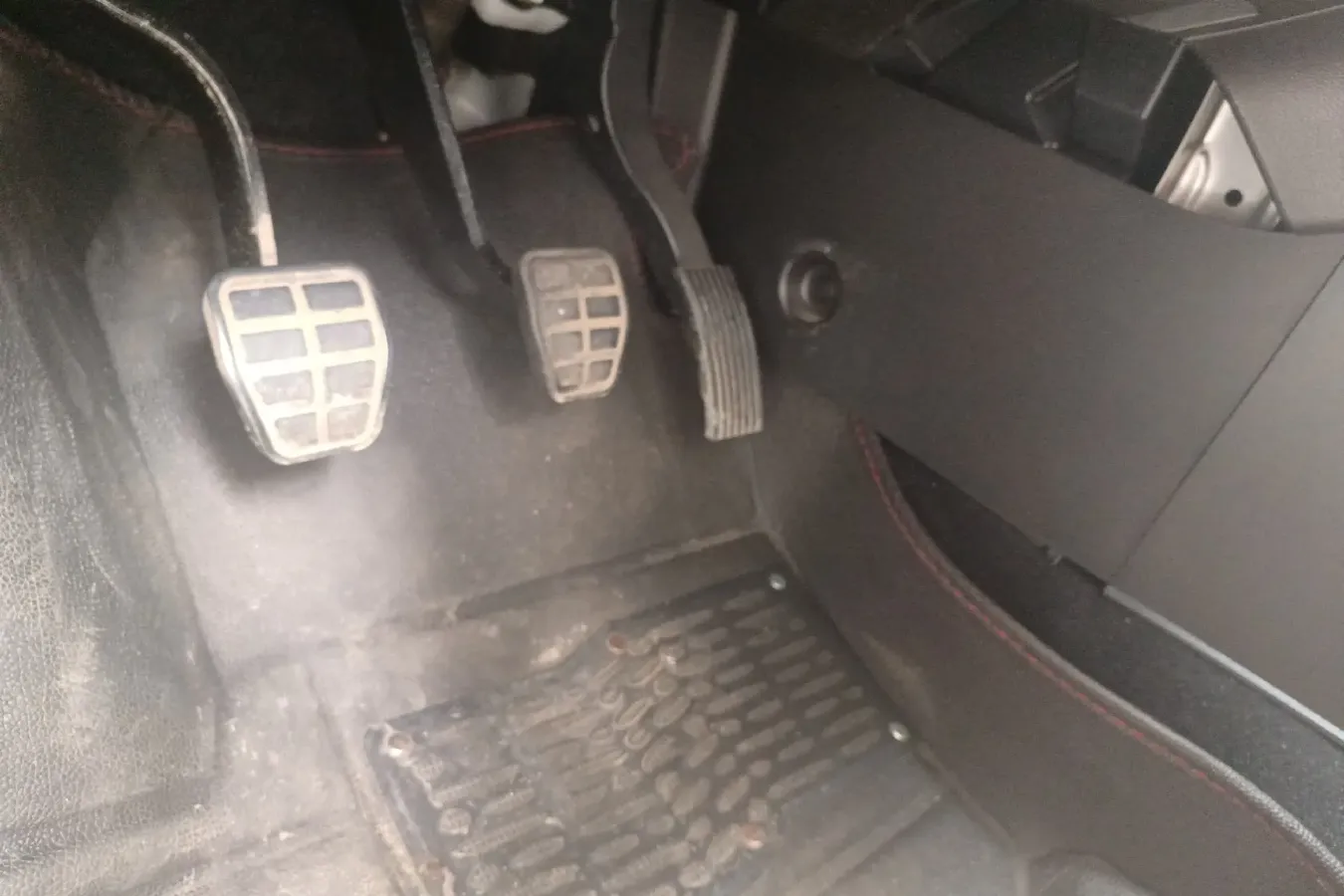 2015 BeiJing Auto Senova X25 1.5L 116HP L4 5MT,autocango,china used car exporter,china ev exporter,chinese used car exporter,chinese used ev exporter