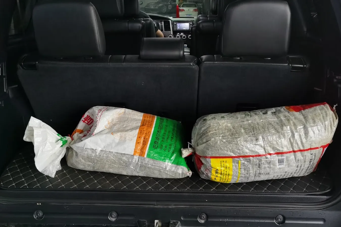 2010 Toyota Sequoia 5.7L 386HP V8 6AT,autocango,china used car exporter,china ev exporter,chinese used car exporter,chinese used ev exporter