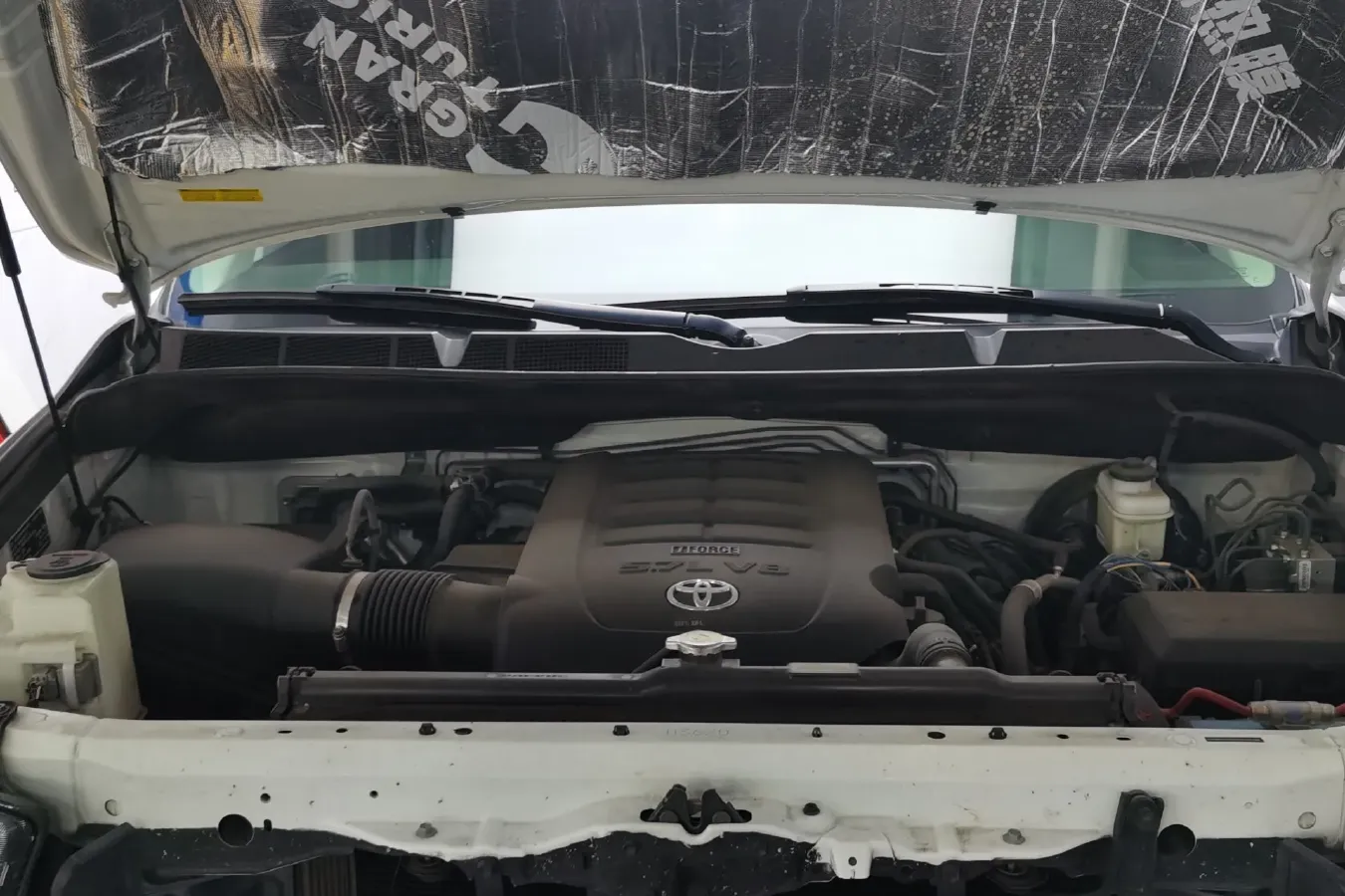 2010 Toyota Sequoia 5.7L 386HP V8 6AT,autocango,china used car exporter,china ev exporter,chinese used car exporter,chinese used ev exporter