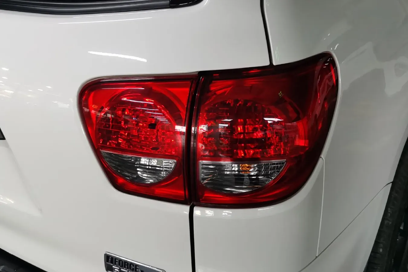 2010 Toyota Sequoia 5.7L 386HP V8 6AT,autocango,china used car exporter,china ev exporter,chinese used car exporter,chinese used ev exporter