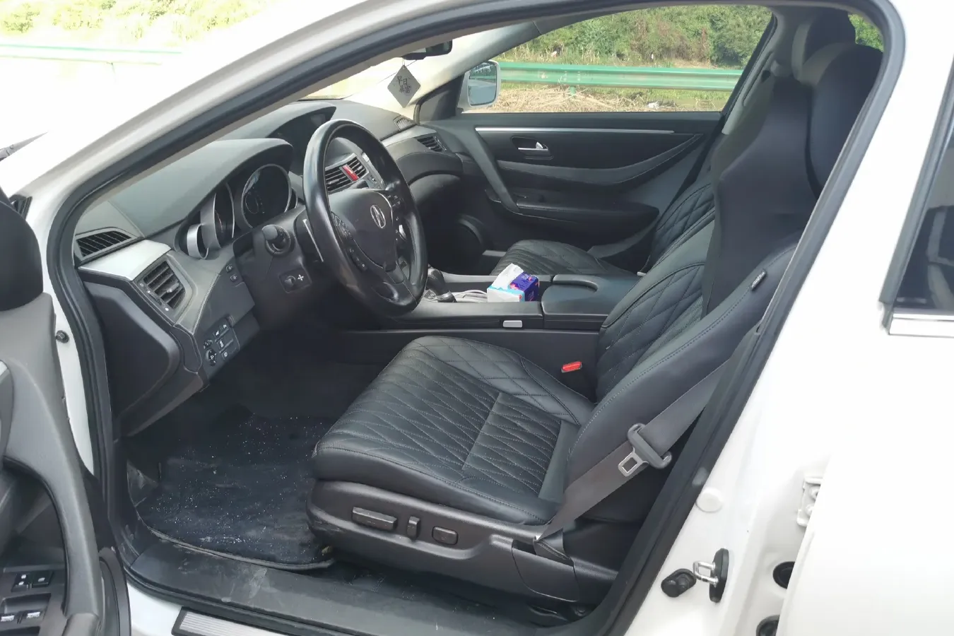 2012 Acura ZDX 3.7L 309HP V6 6AT,autocango,china used car exporter,china ev exporter,chinese used car exporter,chinese used ev exporter