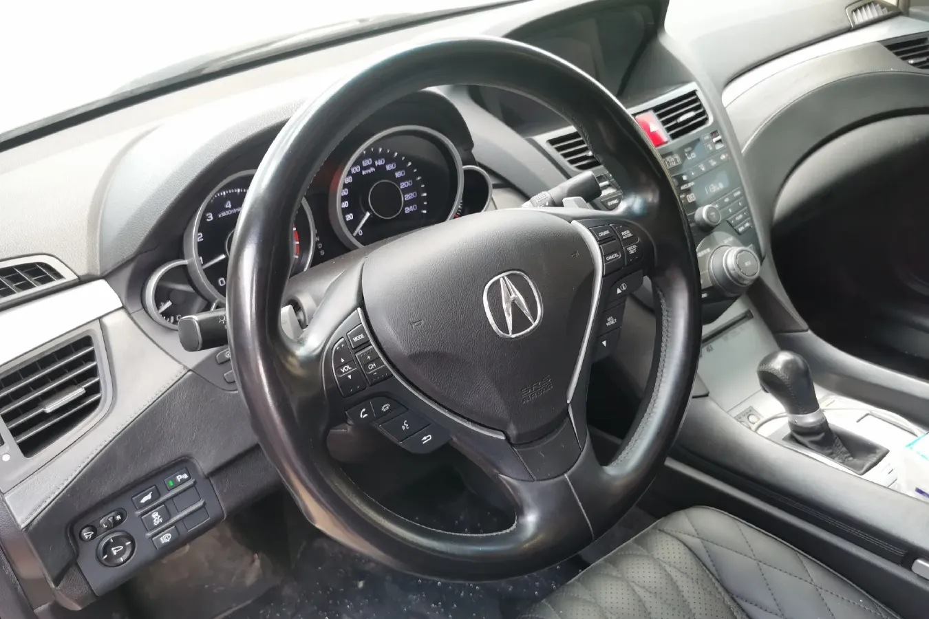 2012 Acura ZDX 3.7L 309HP V6 6AT,autocango,china used car exporter,china ev exporter,chinese used car exporter,chinese used ev exporter