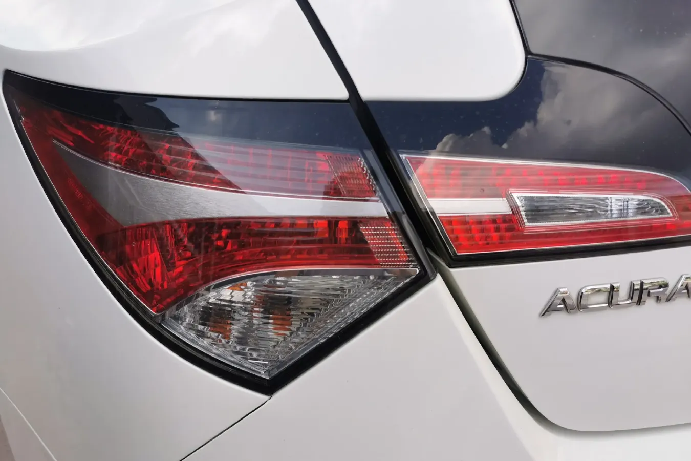 2012 Acura ZDX 3.7L 309HP V6 6AT,autocango,china used car exporter,china ev exporter,chinese used car exporter,chinese used ev exporter