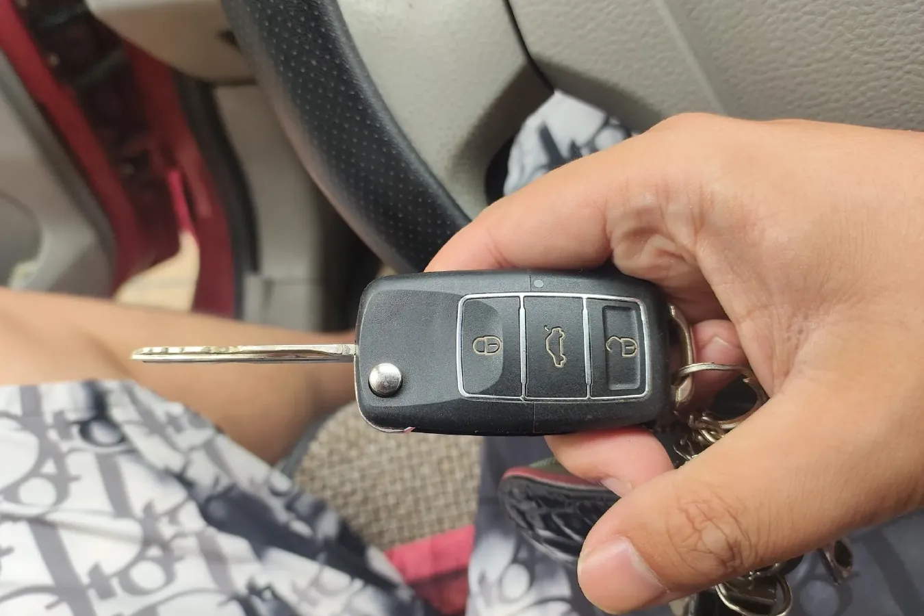 2011 FAW XiaLi N5 1.3L 91HP L4 5MT,autocango,china used car exporter,china ev exporter,chinese used car exporter,chinese used ev exporter