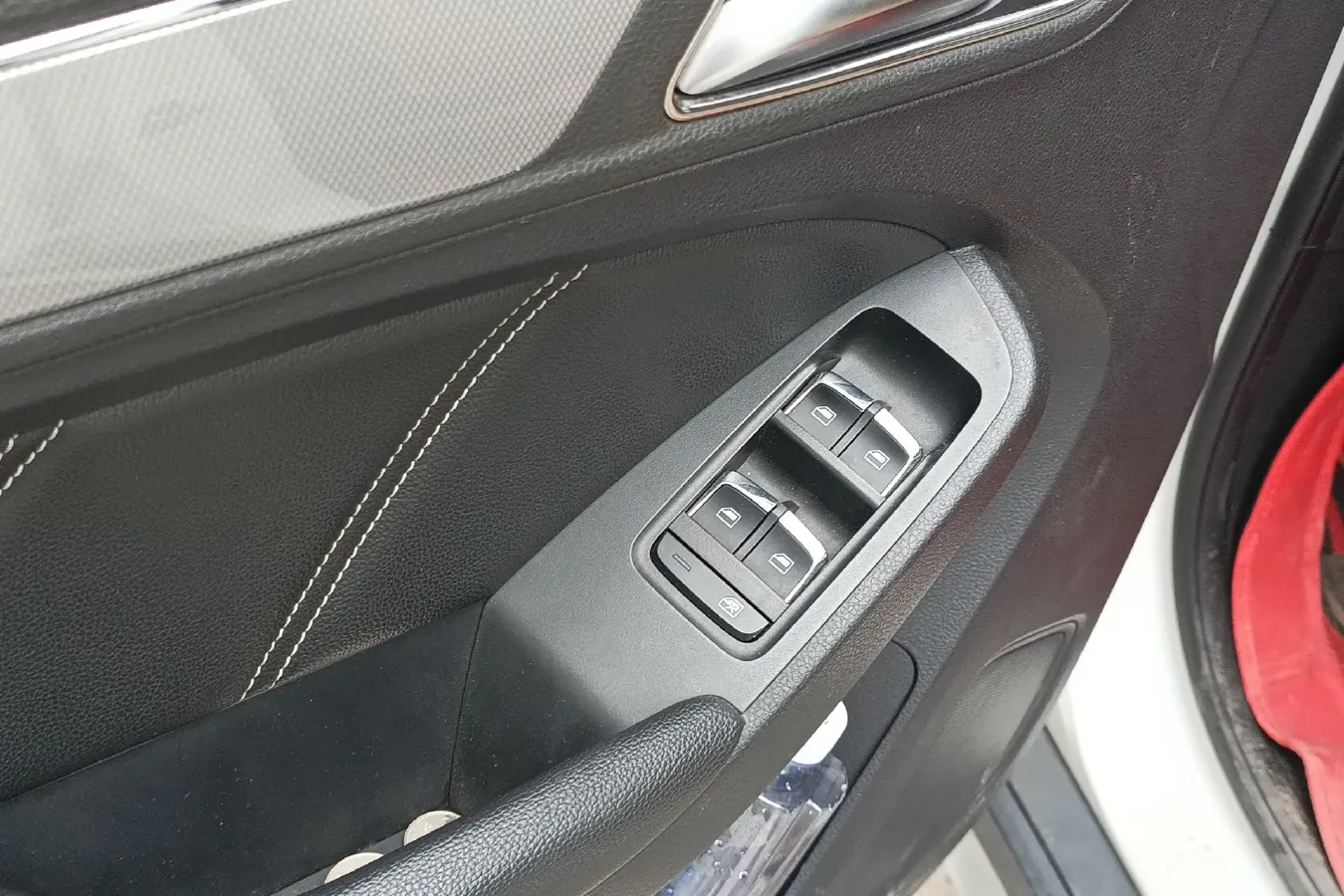 2016 Roewe RX5 1.5T 169HP L4 7DCT,autocango,china used car exporter,china ev exporter,chinese used car exporter,chinese used ev exporter