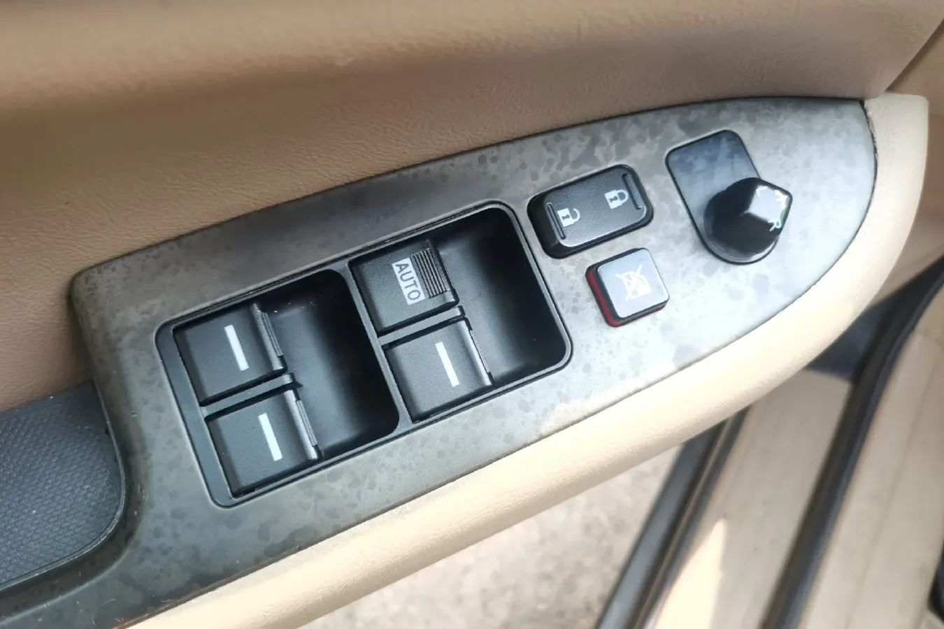 2011 BYD F6 1.8L 122HP L4 5MT,autocango,china used car exporter,china ev exporter,chinese used car exporter,chinese used ev exporter