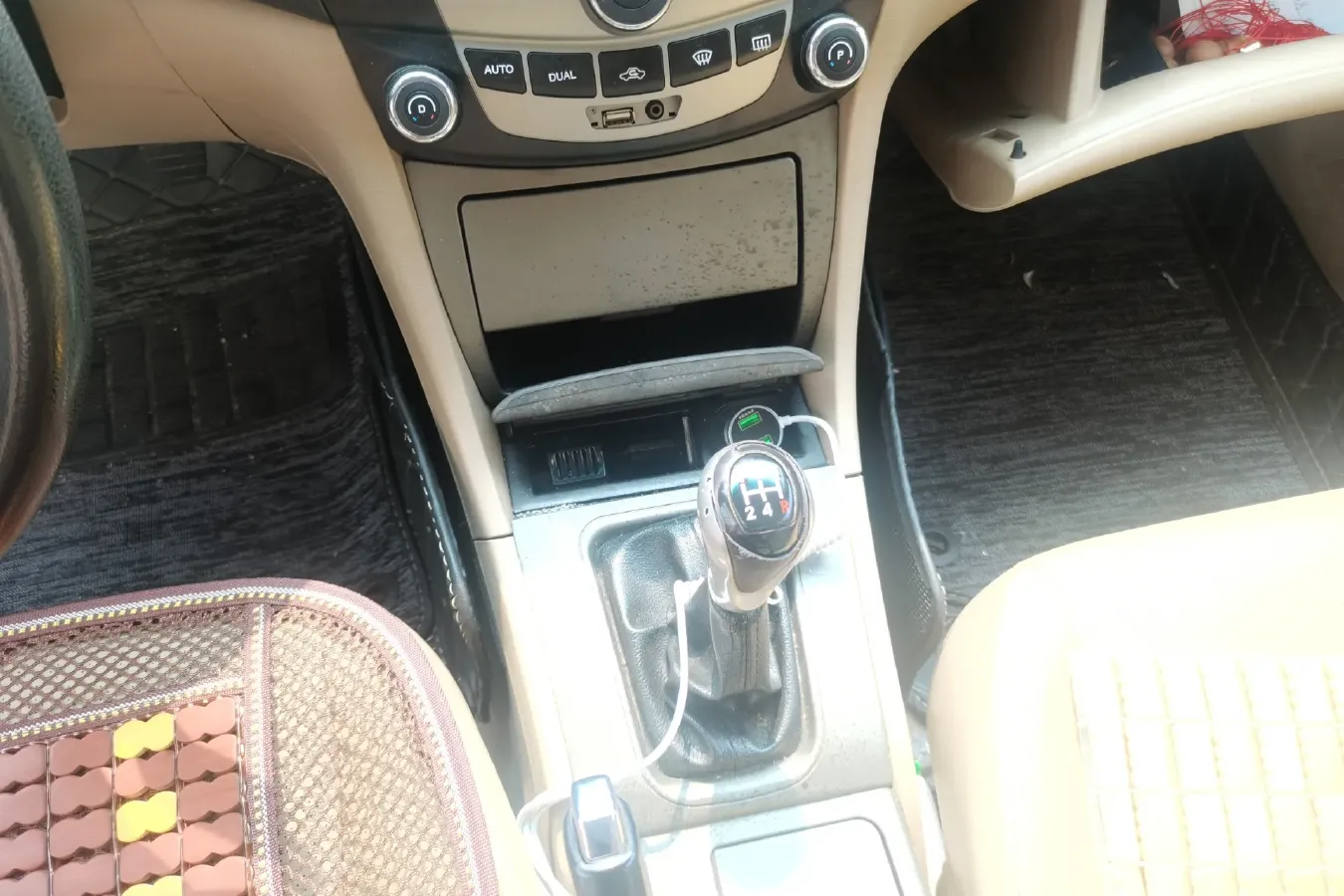 2011 BYD F6 1.8L 122HP L4 5MT,autocango,china used car exporter,china ev exporter,chinese used car exporter,chinese used ev exporter