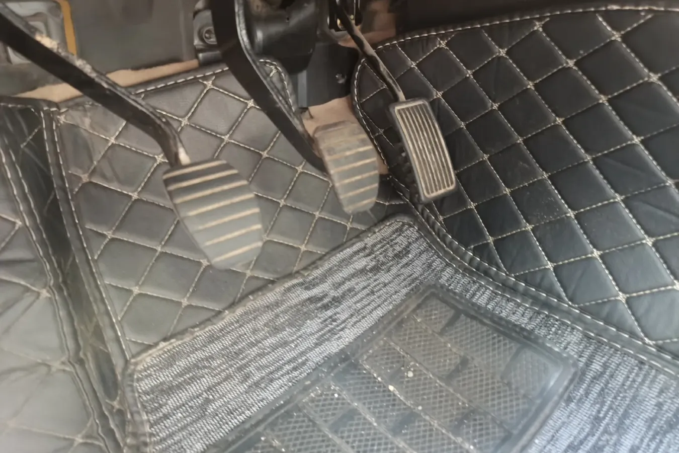 2011 BYD F6 1.8L 122HP L4 5MT,autocango,china used car exporter,china ev exporter,chinese used car exporter,chinese used ev exporter