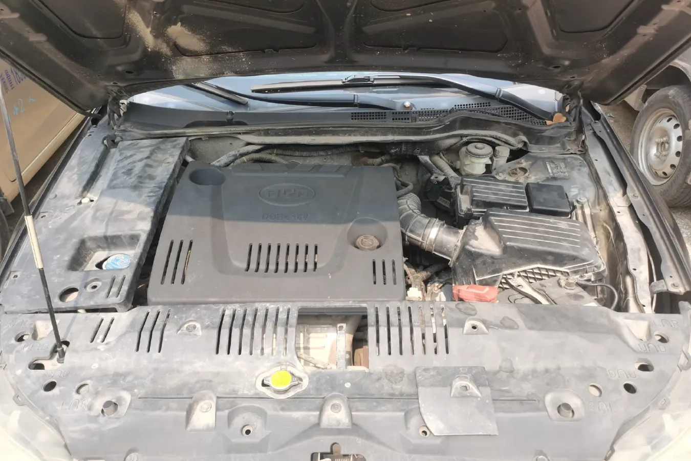 2011 BYD F6 1.8L 122HP L4 5MT,autocango,china used car exporter,china ev exporter,chinese used car exporter,chinese used ev exporter