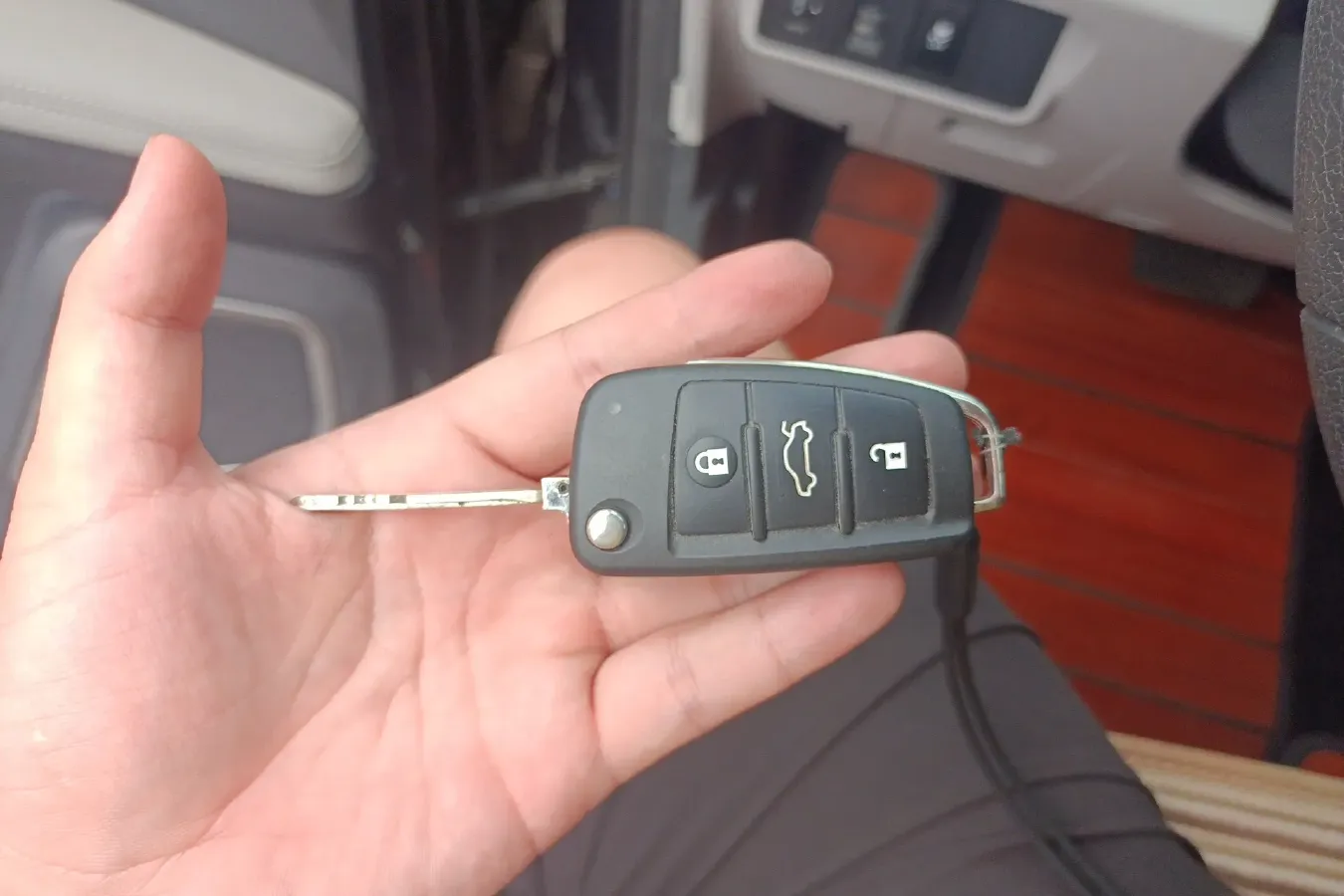 2022 JAC Refine M4 2.0T 222HP L4 6AT,autocango,china used car exporter,china ev exporter,chinese used car exporter,chinese used ev exporter