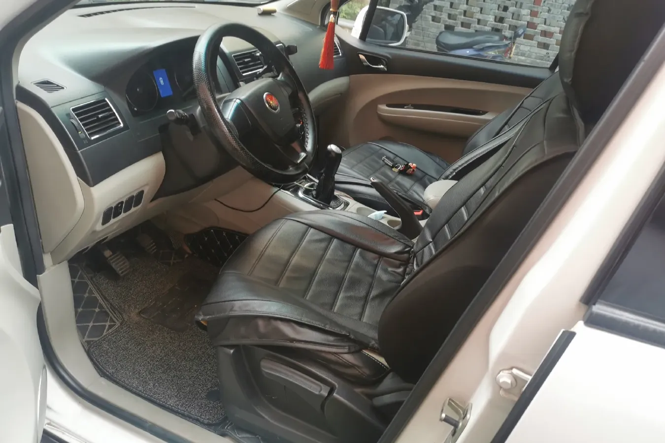 2016 DongFeng Forthing Joyear X3 1.5L 120HP L4 5MT,autocango,china used car exporter,china ev exporter,chinese used car exporter,chinese used ev exporter