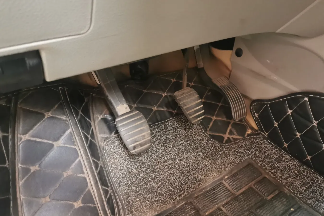 2016 DongFeng Forthing Joyear X3 1.5L 120HP L4 5MT,autocango,china used car exporter,china ev exporter,chinese used car exporter,chinese used ev exporter