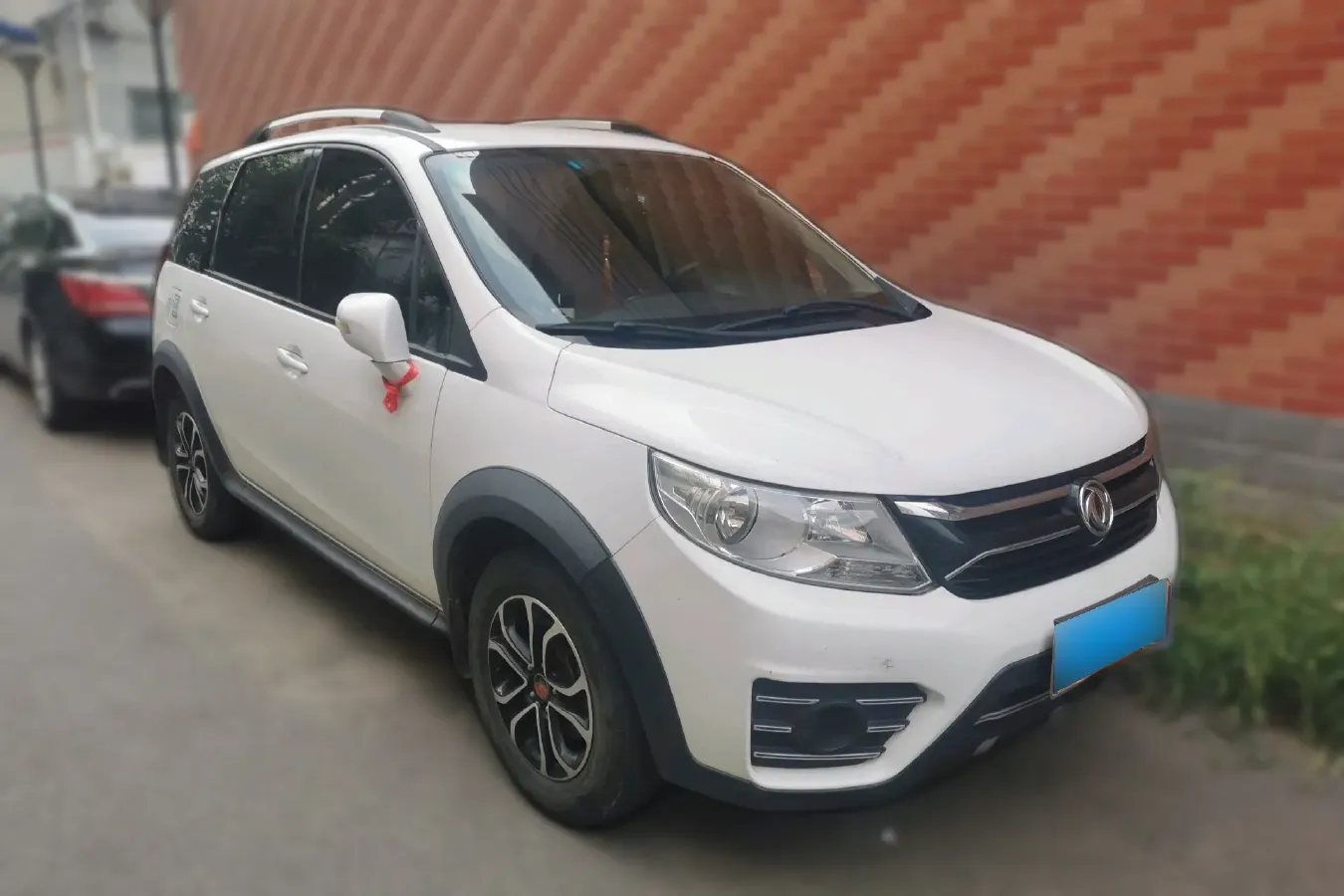 2016 DongFeng Forthing Joyear X3 1.5L 120HP L4 5MT,autocango,china used car exporter,china ev exporter,chinese used car exporter,chinese used ev exporter
