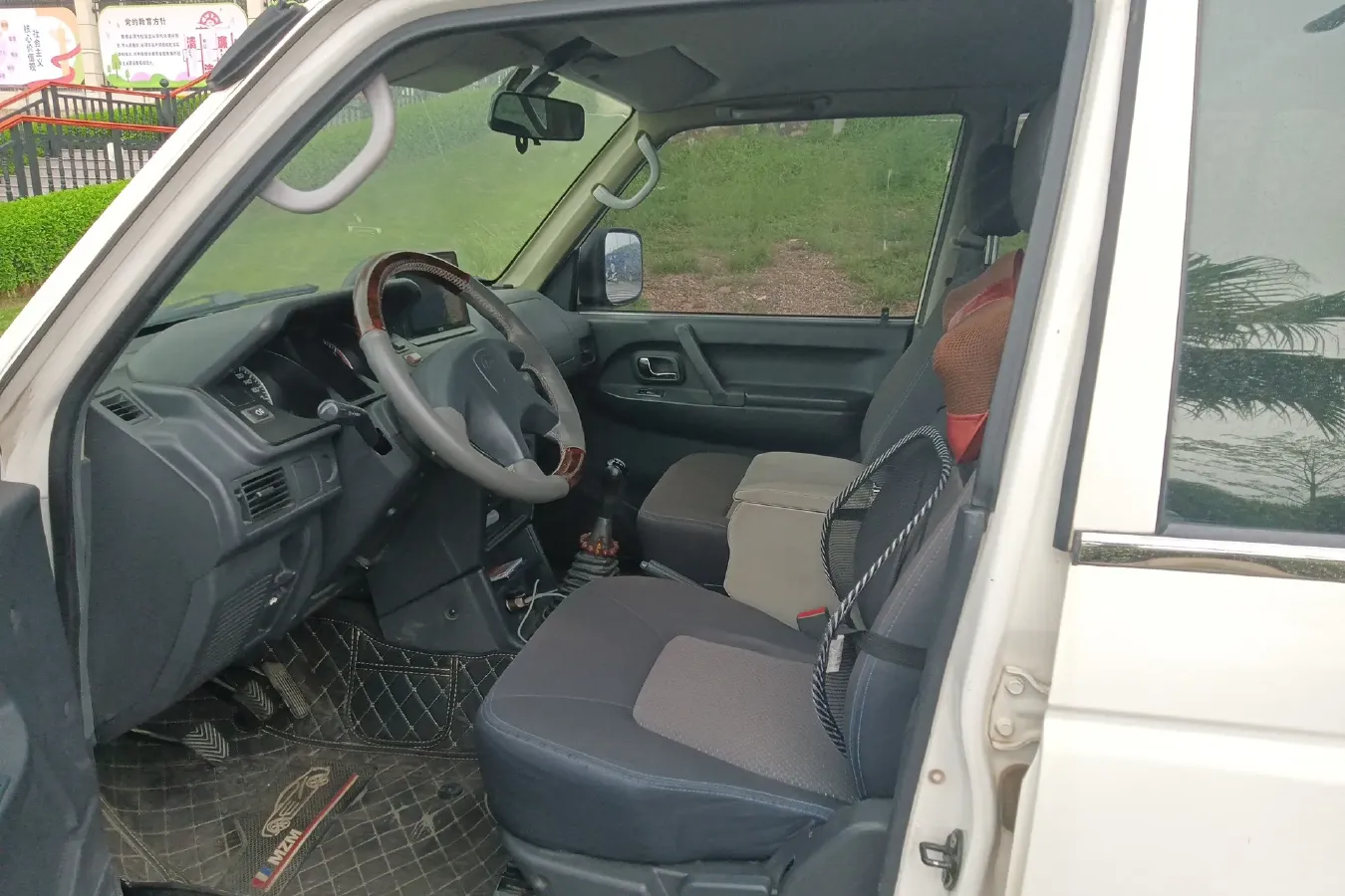 2013 Leopaard Black King Kong 2.2L 129HP L4 5MT,autocango,china used car exporter,china ev exporter,chinese used car exporter,chinese used ev exporter