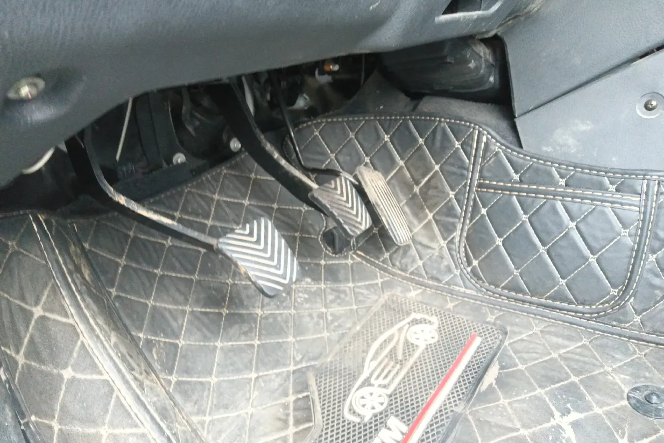 2013 Leopaard Black King Kong 2.2L 129HP L4 5MT,autocango,china used car exporter,china ev exporter,chinese used car exporter,chinese used ev exporter