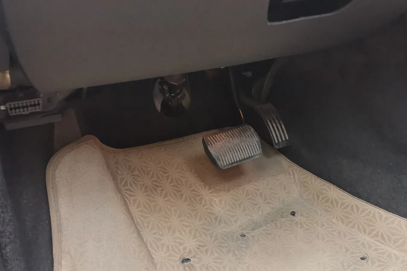 2012 Volvo C30 2.0L 145HP L4 6DCT,autocango,china used car exporter,china ev exporter,chinese used car exporter,chinese used ev exporter