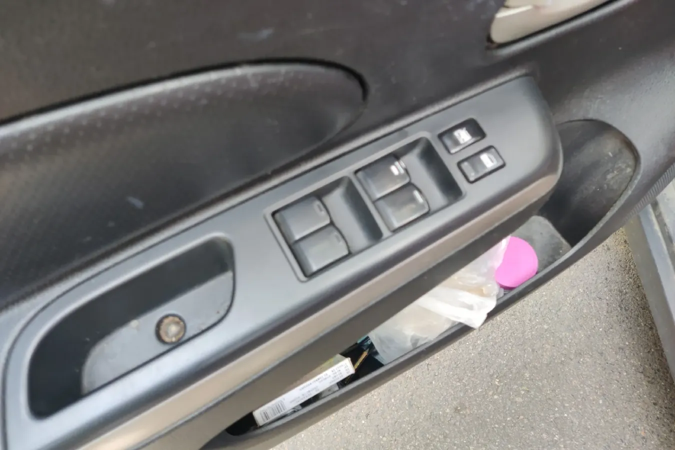 2013 Venucia R50 1.6L 117HP L4 5MT,autocango,china used car exporter,china ev exporter,chinese used car exporter,chinese used ev exporter