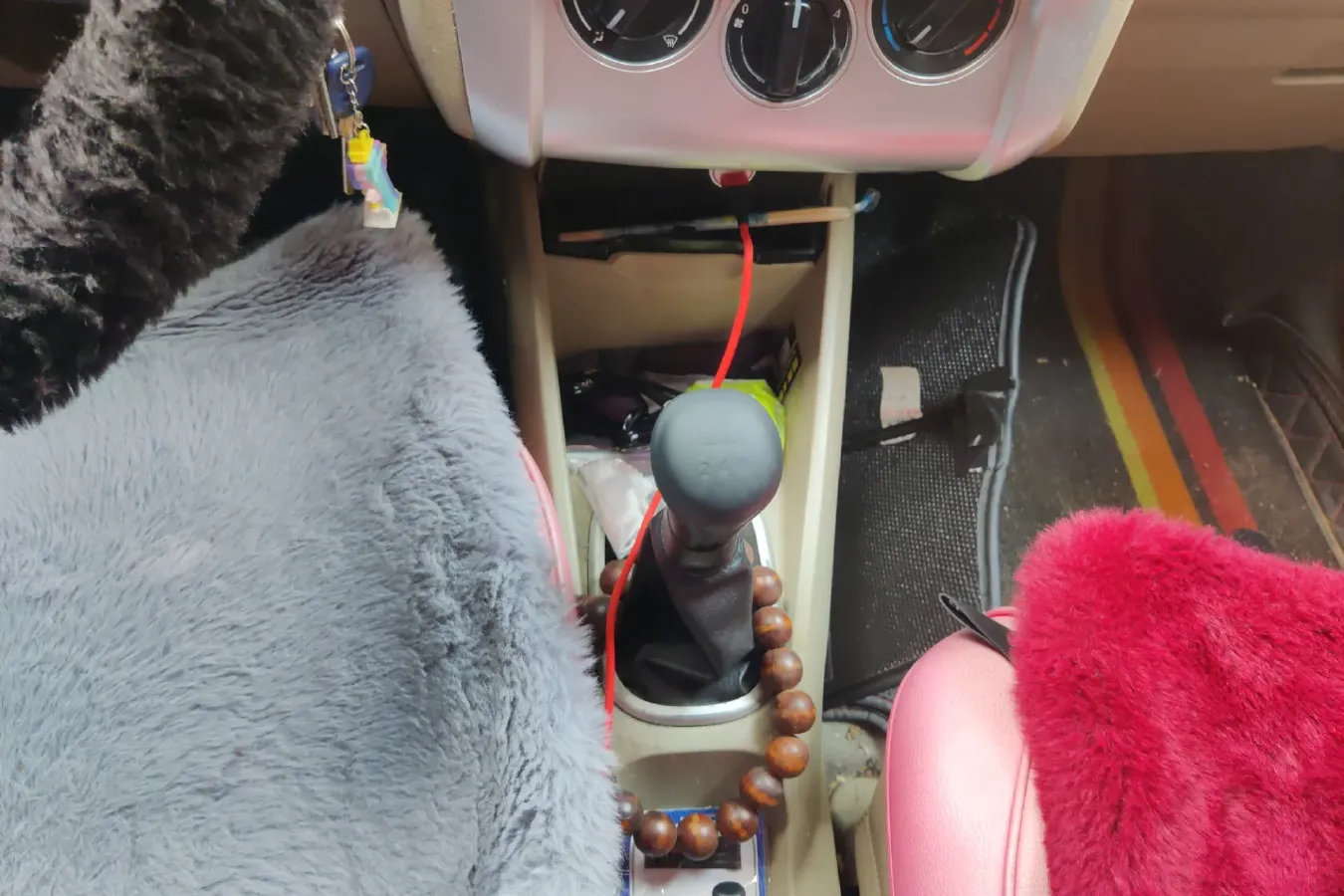 2013 Venucia R50 1.6L 117HP L4 5MT,autocango,china used car exporter,china ev exporter,chinese used car exporter,chinese used ev exporter