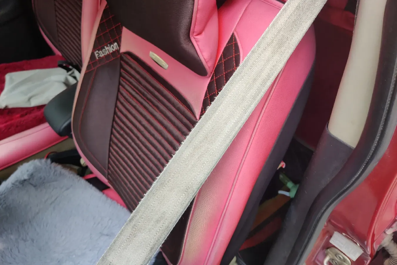 2013 Venucia R50 1.6L 117HP L4 5MT,autocango,china used car exporter,china ev exporter,chinese used car exporter,chinese used ev exporter