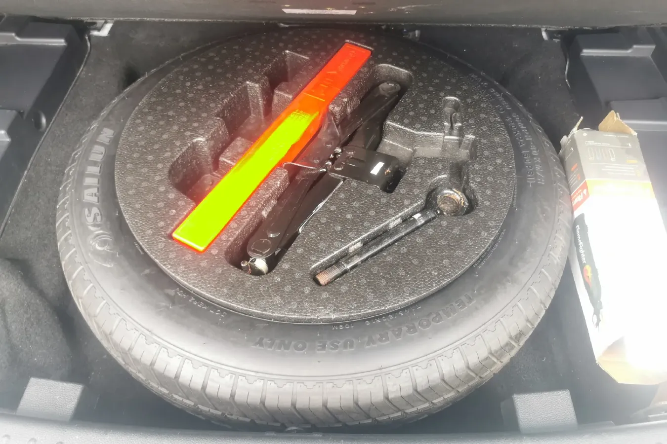 2019 DongFeng Fengon Fengon E3 Range Extended 84HP REEV 17.28KWH,autocango,china used car exporter,china ev exporter,chinese used car exporter,chinese used ev exporter