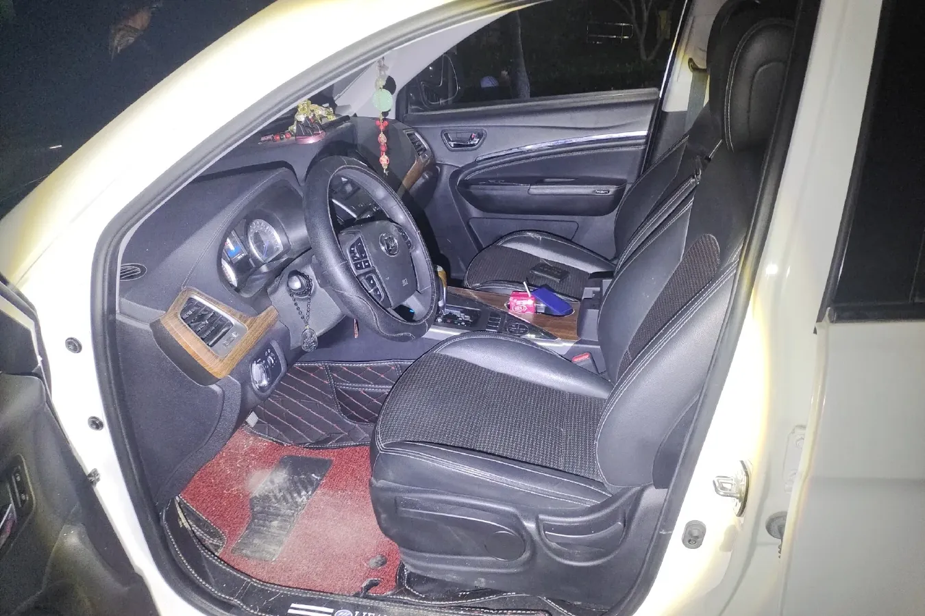 2017 LiFan X80 2.0T 192HP L4 6AT,autocango,china used car exporter,china ev exporter,chinese used car exporter,chinese used ev exporter