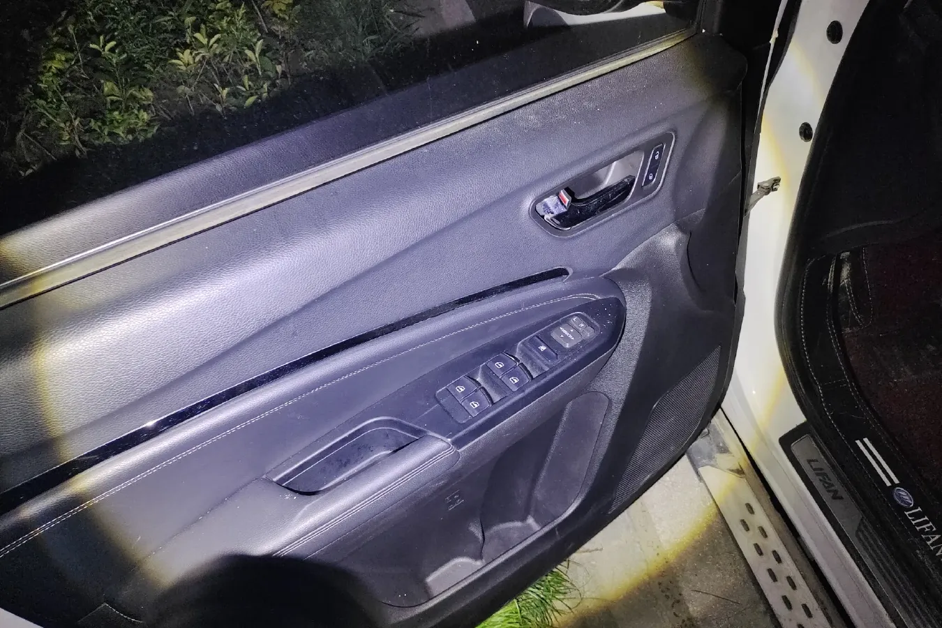 2017 LiFan X80 2.0T 192HP L4 6AT,autocango,china used car exporter,china ev exporter,chinese used car exporter,chinese used ev exporter