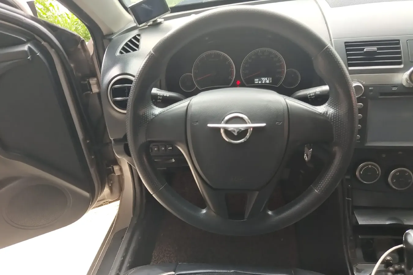 2011 HaiMa Family 1.6L 120HP L4 CVT,autocango,china used car exporter,china ev exporter,chinese used car exporter,chinese used ev exporter