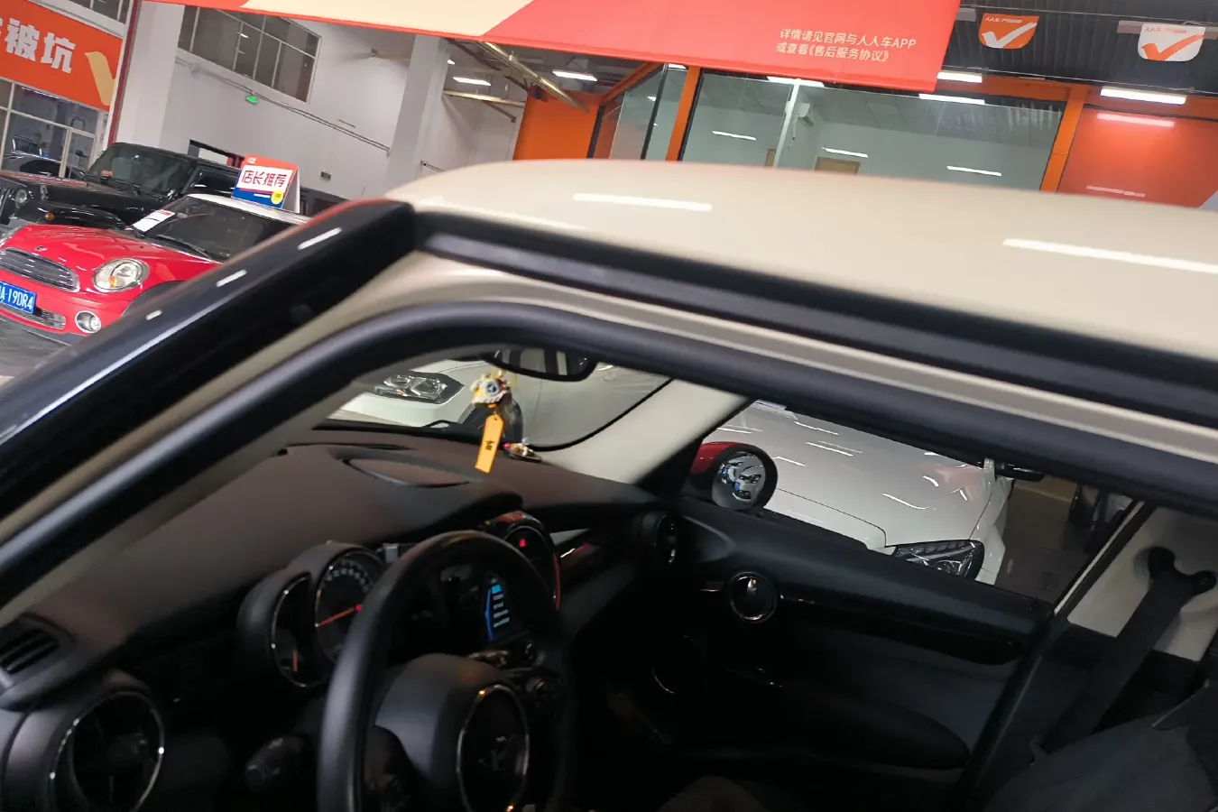 2018 MINI MINI 1.5T 102HP L3 7DCT,autocango,china used car exporter,china ev exporter,chinese used car exporter,chinese used ev exporter