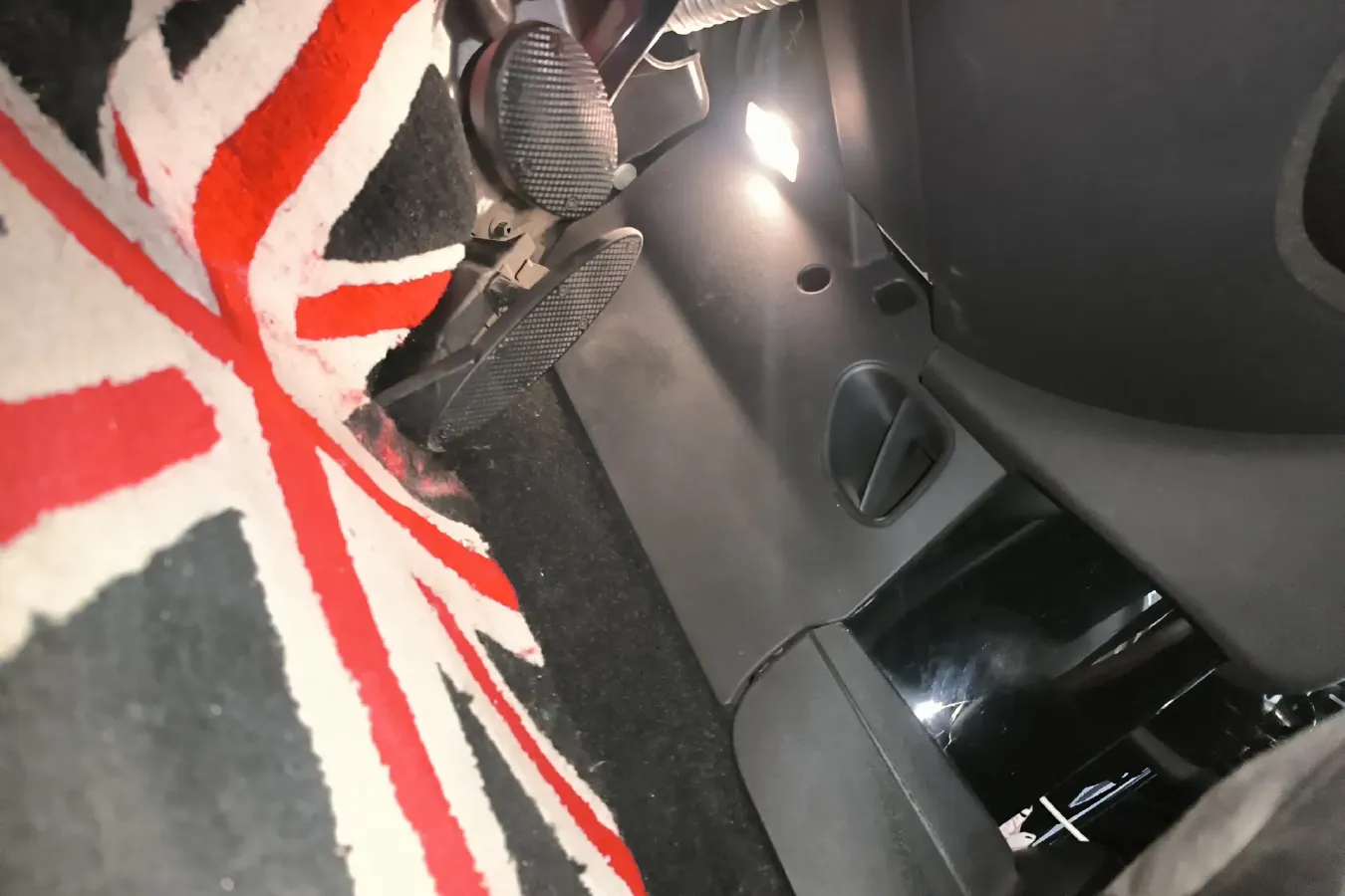 2018 MINI MINI 1.5T 102HP L3 7DCT,autocango,china used car exporter,china ev exporter,chinese used car exporter,chinese used ev exporter