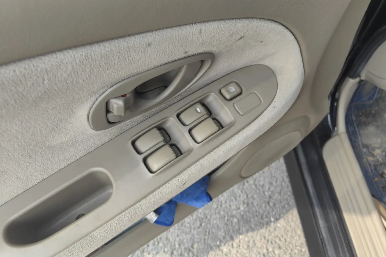 2010 Mitsubishi Lancer 1.6L 100HP L4 5MT,autocango,china used car exporter,china ev exporter,chinese used car exporter,chinese used ev exporter