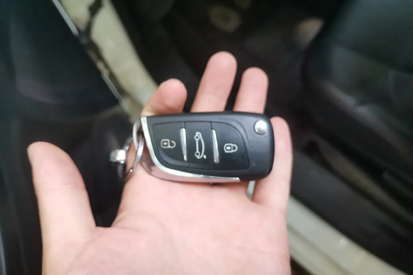 2013 GAC Trumpchi GA3 1.6L 122HP L4 5MT,autocango,china used car exporter,china ev exporter,chinese used car exporter,chinese used ev exporter