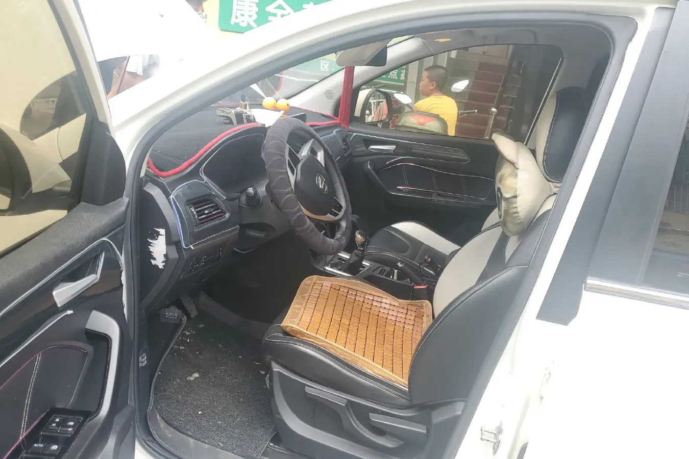 2017 BAIC WeiWang M60 1.5L 116HP L4 5MT,autocango,china used car exporter,china ev exporter,chinese used car exporter,chinese used ev exporter