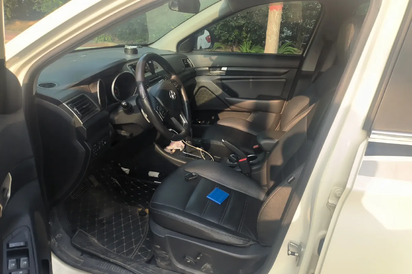 2015 BeiJing Auto Senova X65 2.0T 177HP L4 6AT,autocango,china used car exporter,china ev exporter,chinese used car exporter,chinese used ev exporter