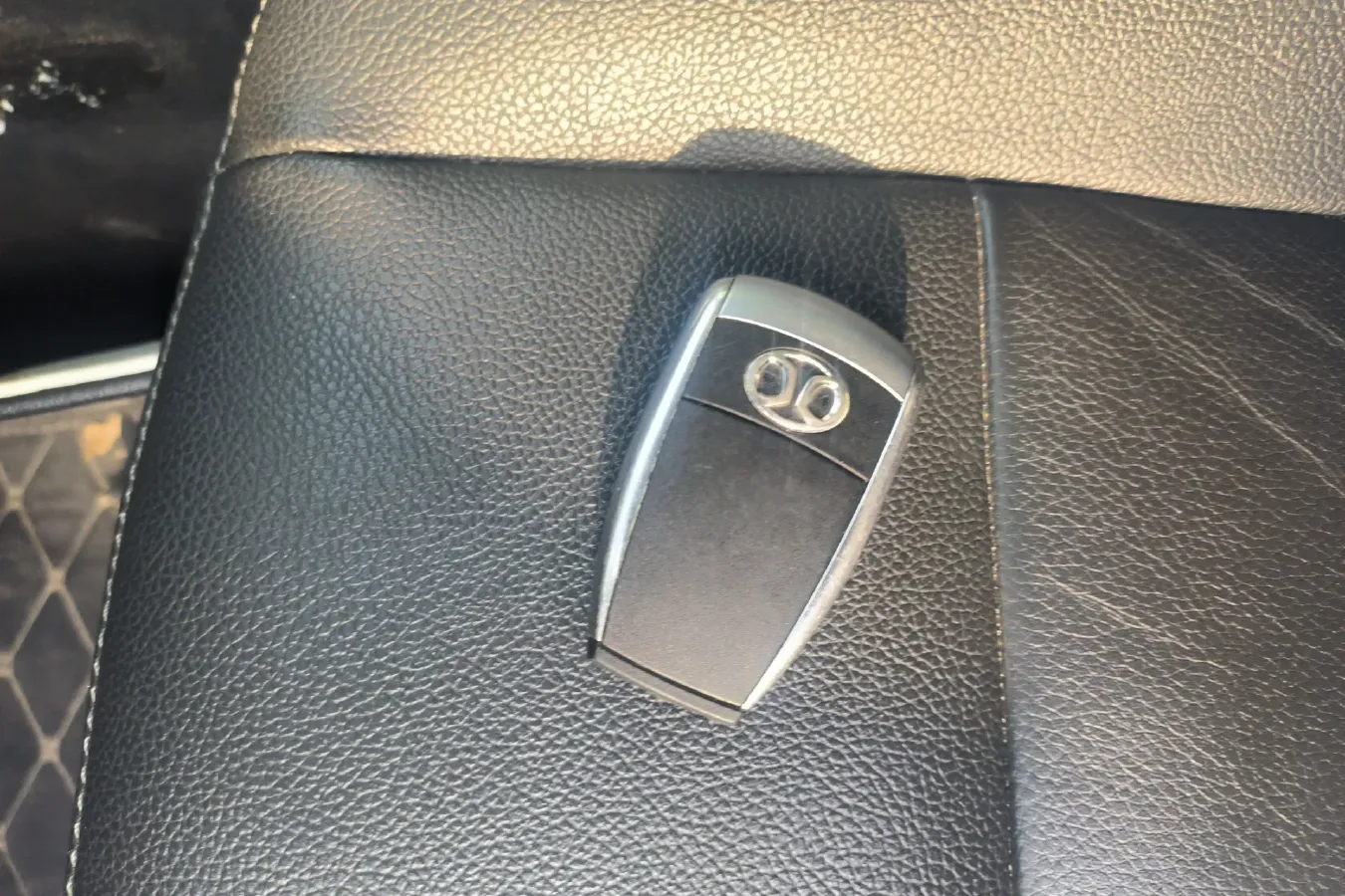 2015 BeiJing Auto Senova X65 2.0T 177HP L4 6AT,autocango,china used car exporter,china ev exporter,chinese used car exporter,chinese used ev exporter