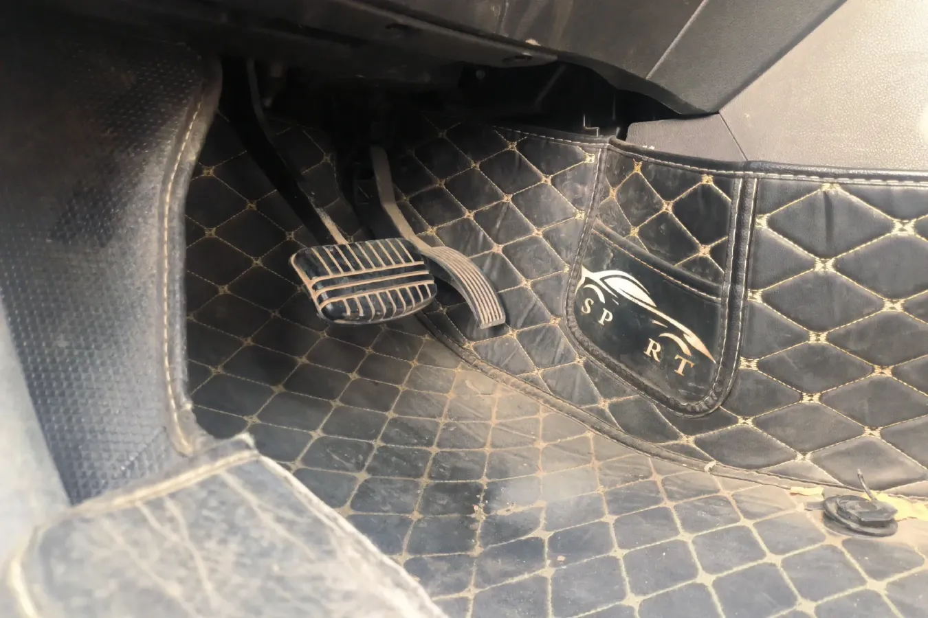 2015 BeiJing Auto Senova X65 2.0T 177HP L4 6AT,autocango,china used car exporter,china ev exporter,chinese used car exporter,chinese used ev exporter