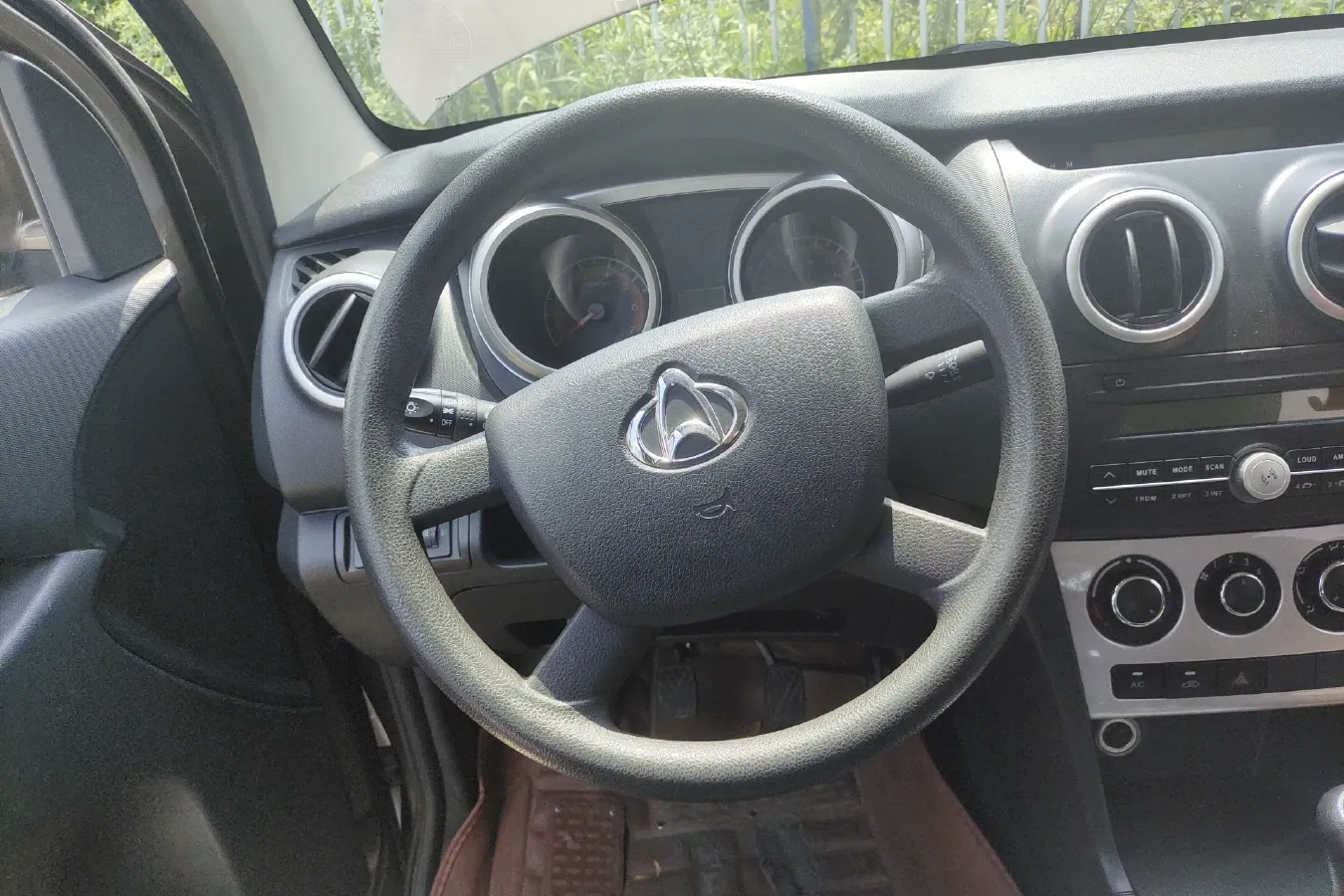 2017 ChangAn Kaicene Honor S 1.5L 106HP L4 5MT,autocango,china used car exporter,china ev exporter,chinese used car exporter,chinese used ev exporter