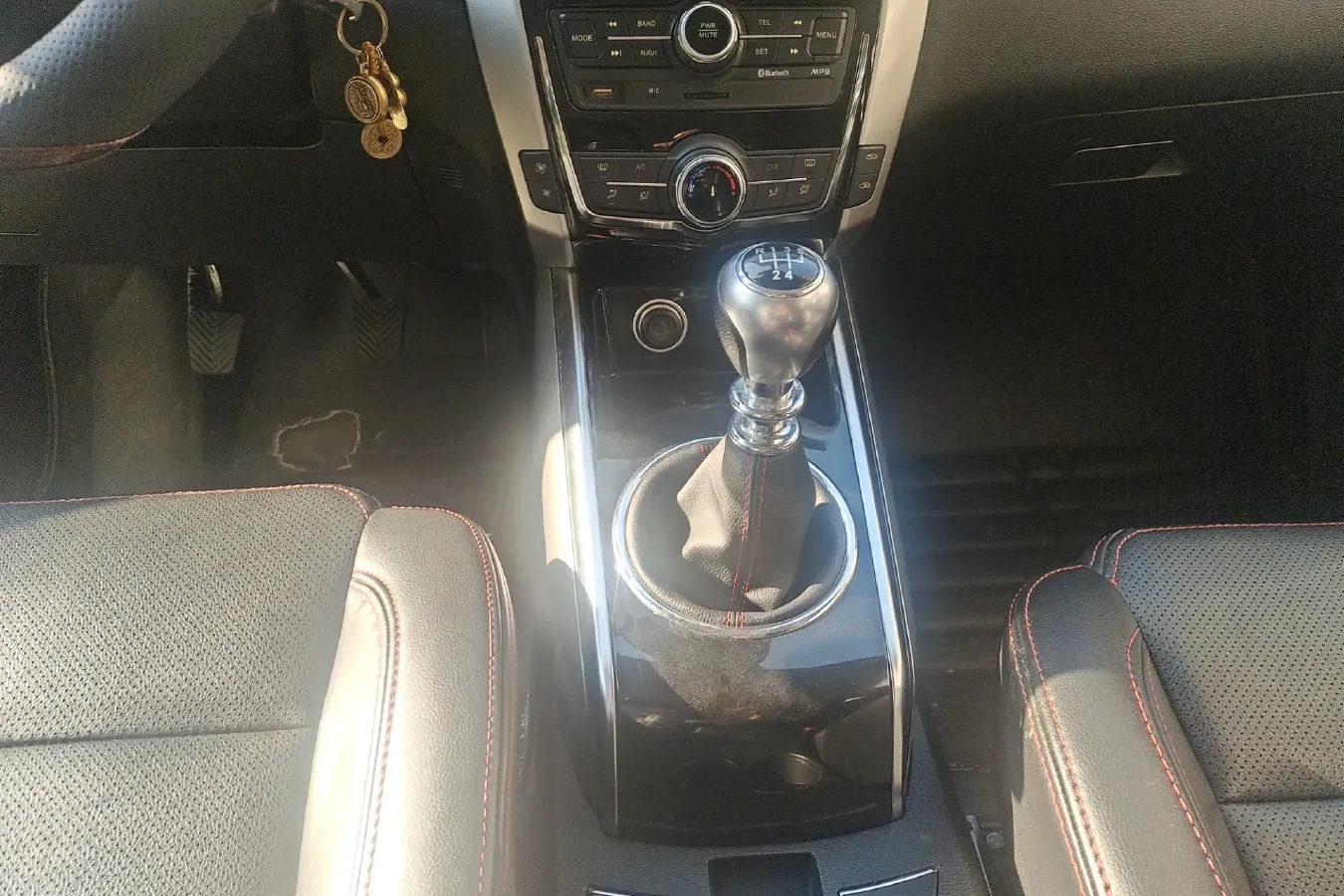 2015 Zotye Damy X5 1.5T 150HP L4 5MT,autocango,china used car exporter,china ev exporter,chinese used car exporter,chinese used ev exporter