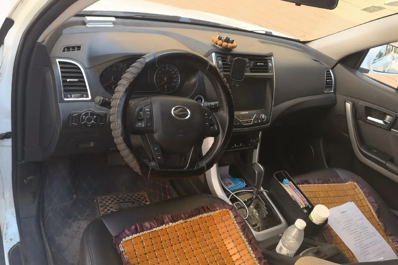 2016 Landwind X5 1.5T 150HP L4 CVT,autocango,china used car exporter,china ev exporter,chinese used car exporter,chinese used ev exporter