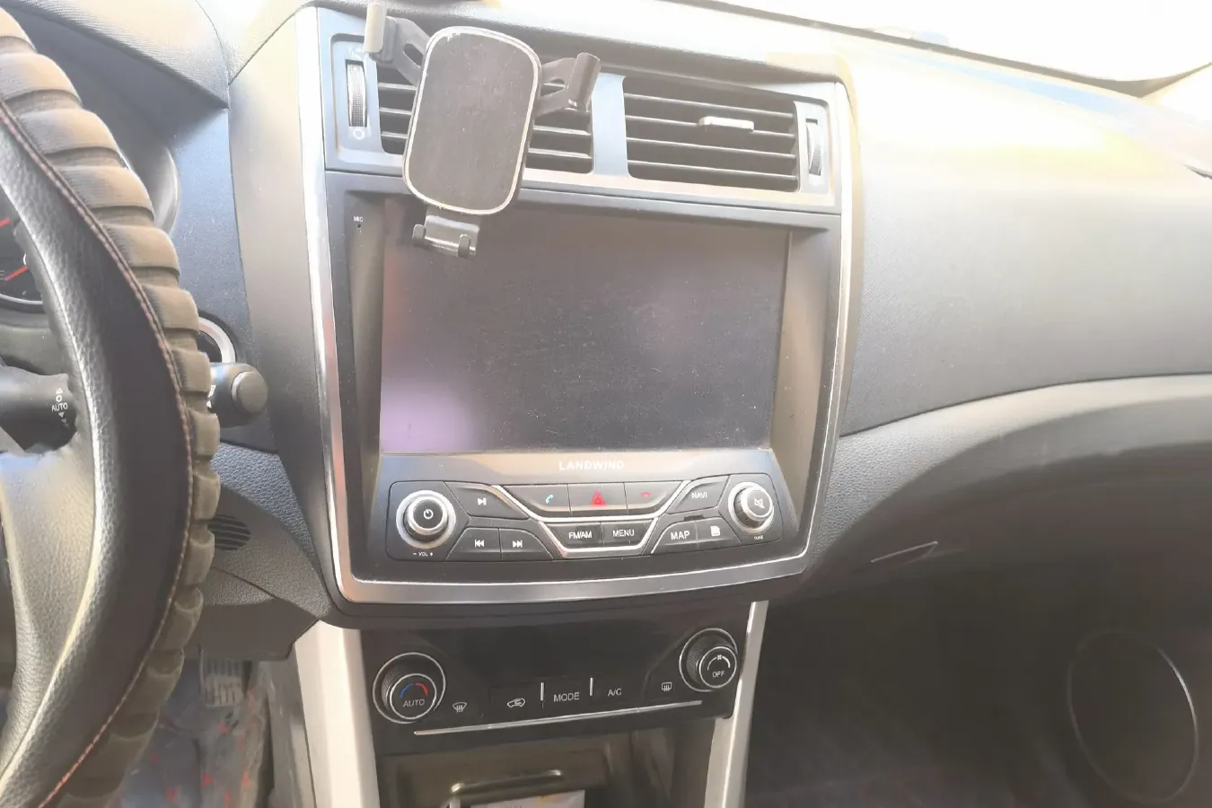 2016 Landwind X5 1.5T 150HP L4 CVT,autocango,china used car exporter,china ev exporter,chinese used car exporter,chinese used ev exporter