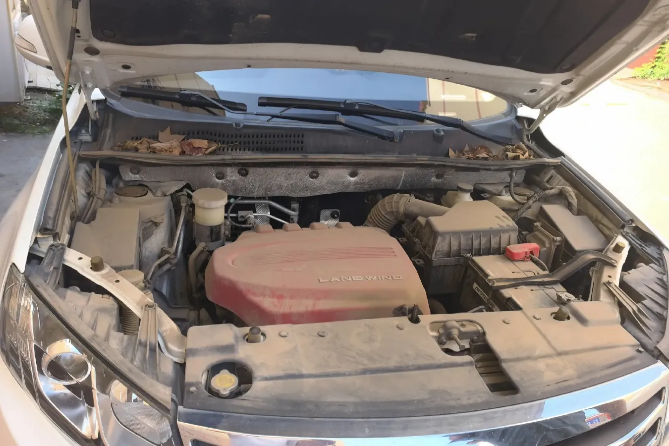 2016 Landwind X5 1.5T 150HP L4 CVT,autocango,china used car exporter,china ev exporter,chinese used car exporter,chinese used ev exporter