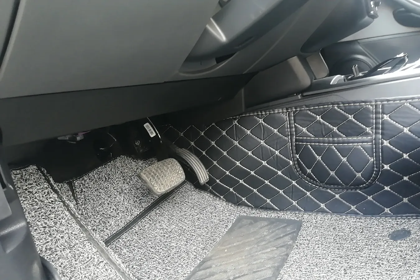 2021 Qoros 3 1.5T 156HP L4 CVT,autocango,china used car exporter,china ev exporter,chinese used car exporter,chinese used ev exporter