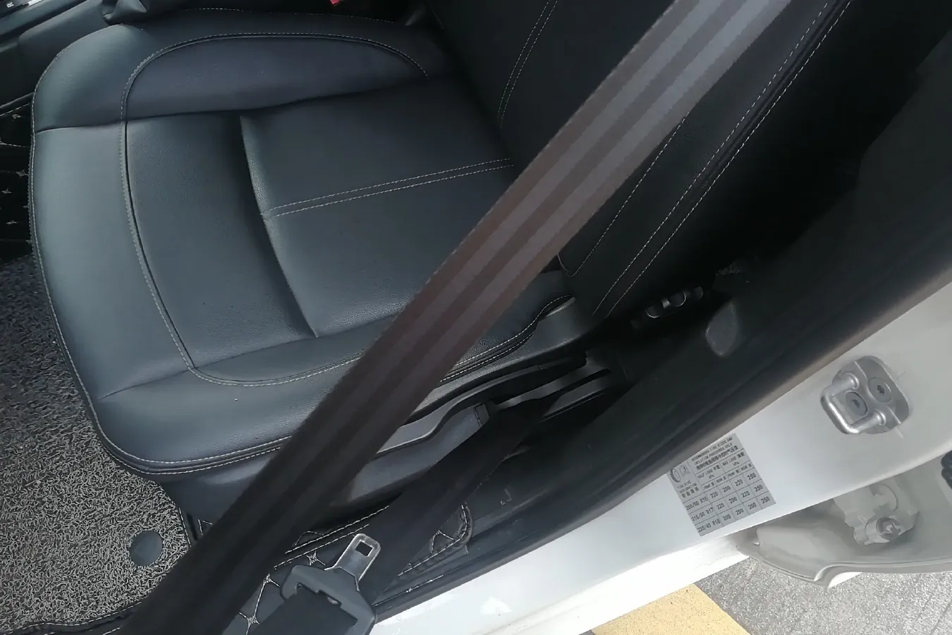 2021 Qoros 3 1.5T 156HP L4 CVT,autocango,china used car exporter,china ev exporter,chinese used car exporter,chinese used ev exporter