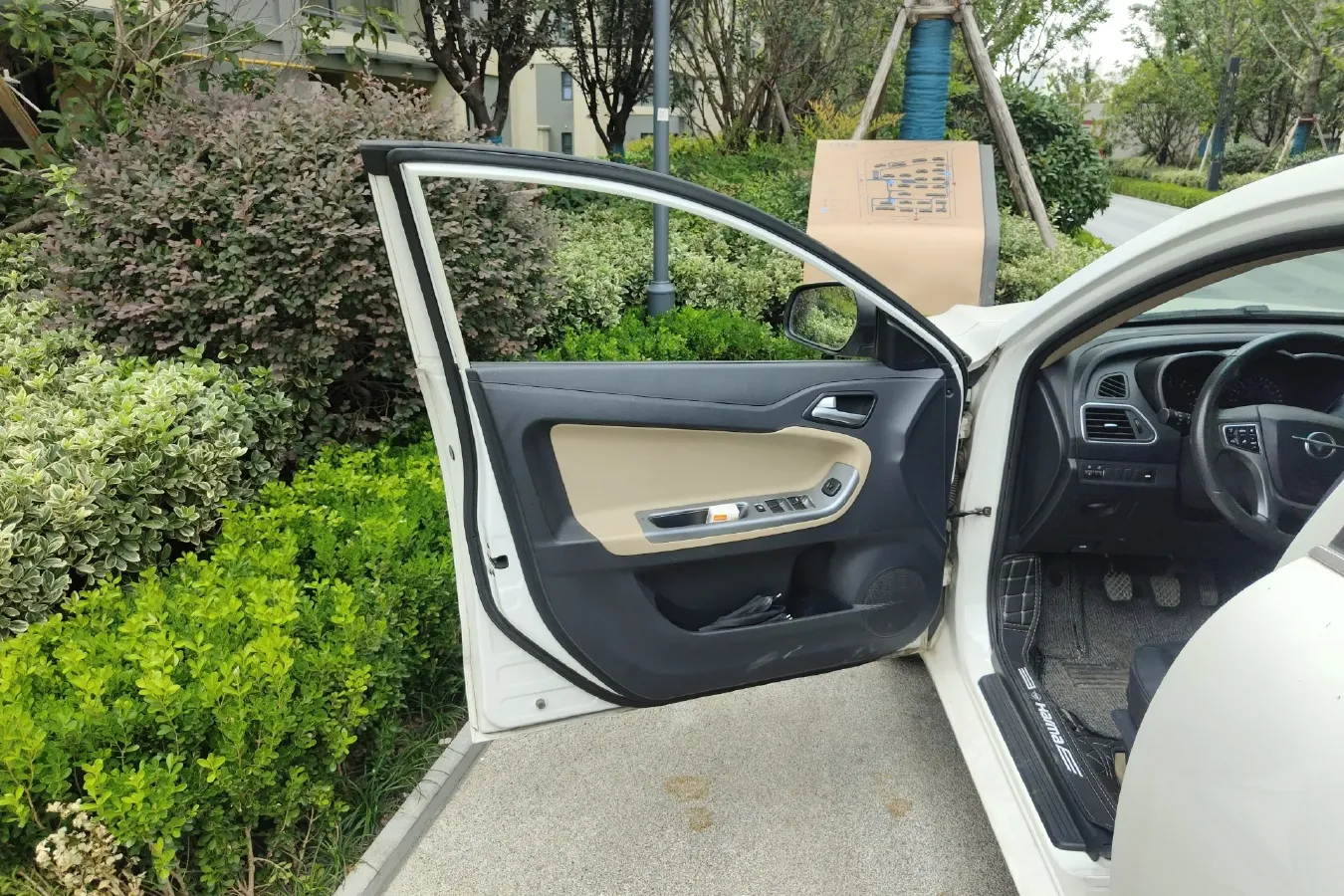 2014 HaiMa Family 1.6L 125HP L4 6MT,autocango,china used car exporter,china ev exporter,chinese used car exporter,chinese used ev exporter