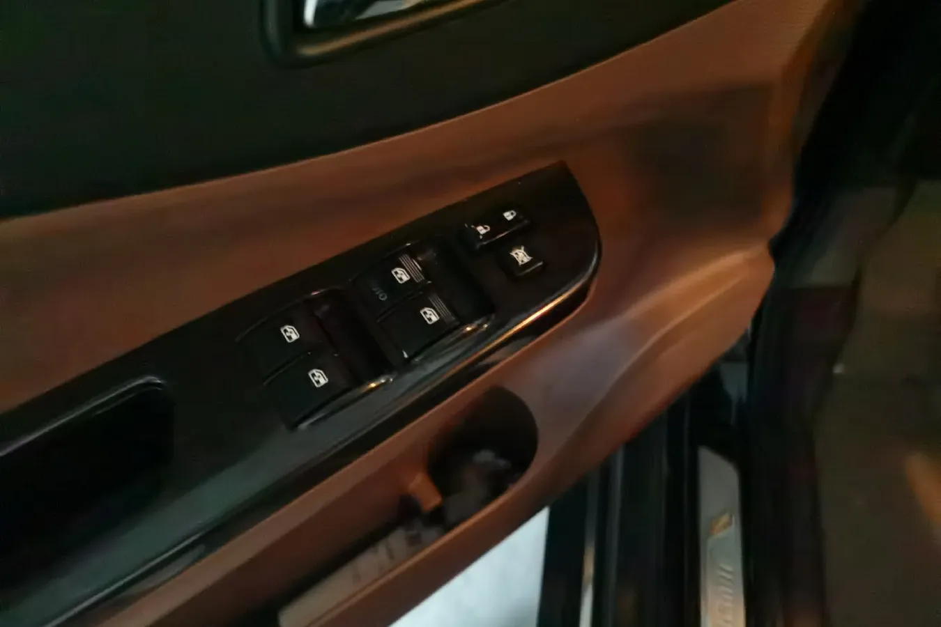 2016 DongFeng Forthing SX6 1.6L 122HP L4 5MT,autocango,china used car exporter,china ev exporter,chinese used car exporter,chinese used ev exporter