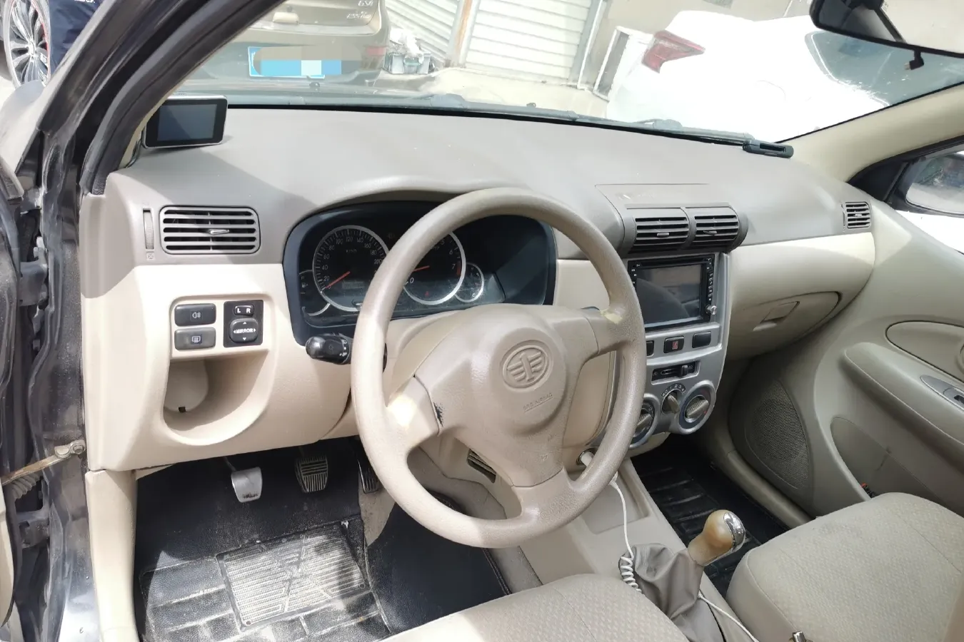 2009 FAW Senia M80 1.5L 102HP L4 5MT,autocango,china used car exporter,china ev exporter,chinese used car exporter,chinese used ev exporter