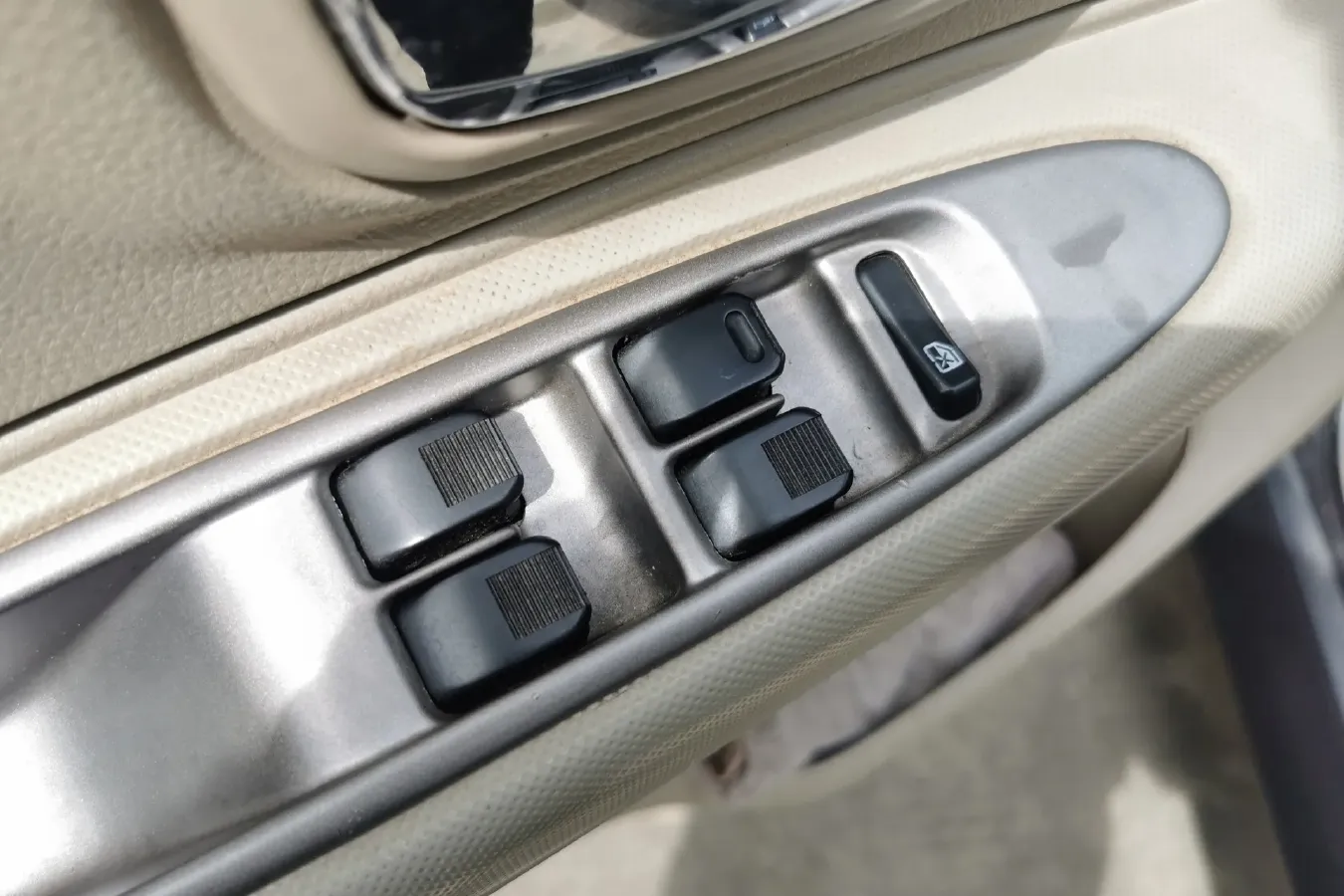 2009 FAW Senia M80 1.5L 102HP L4 5MT,autocango,china used car exporter,china ev exporter,chinese used car exporter,chinese used ev exporter